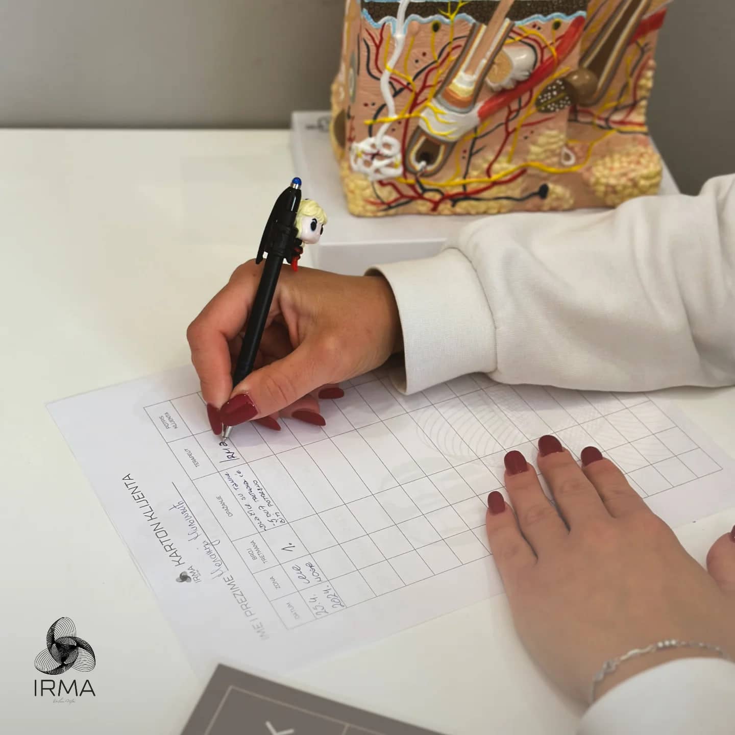 Popunjavanje kartona klijenta pre prvog tretmana